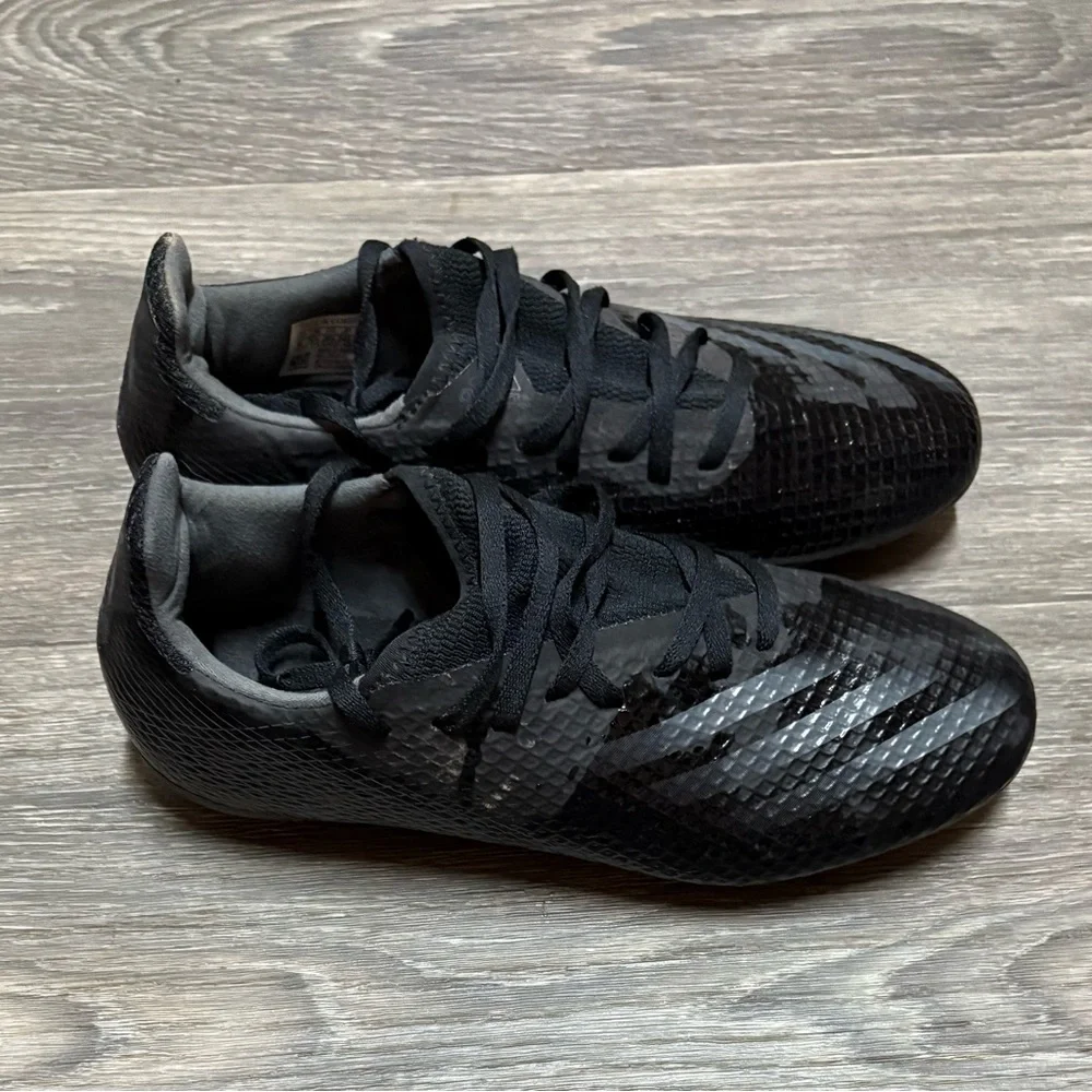 Adidas Size 6 Black Soccer Cleats
